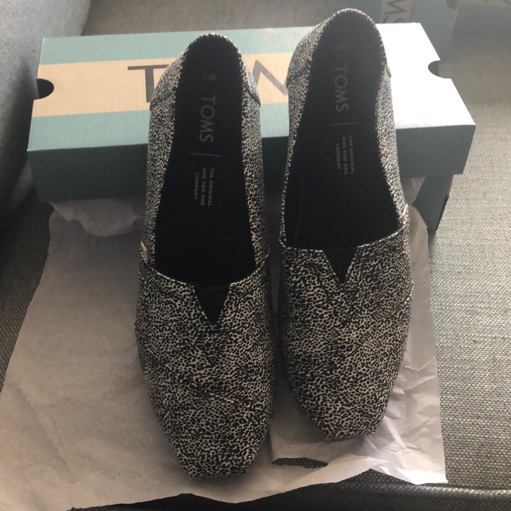 TOMS Alpargata Leopard Print size 7